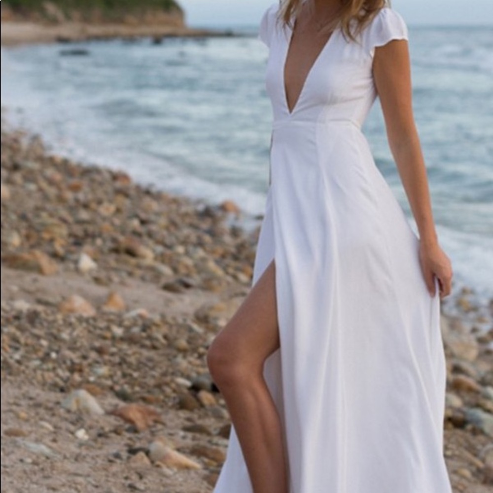 NWOT White Wrap V-neck Short Sleeve maxi dress